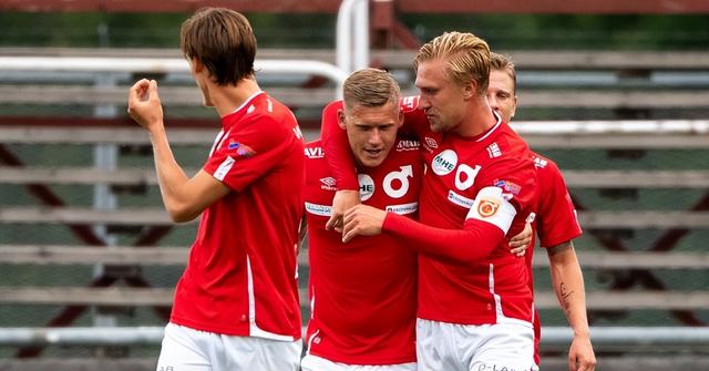 在左后卫位 在左后卫位